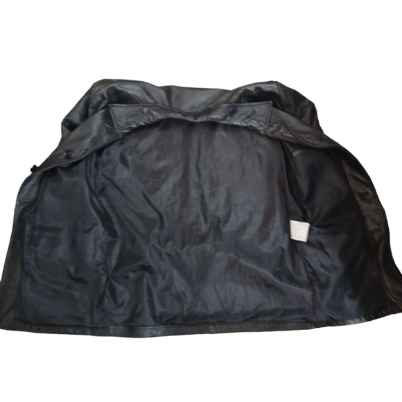 Vintage Perry Ellis Men's Black Leather Jacket - Picture 6 of 7